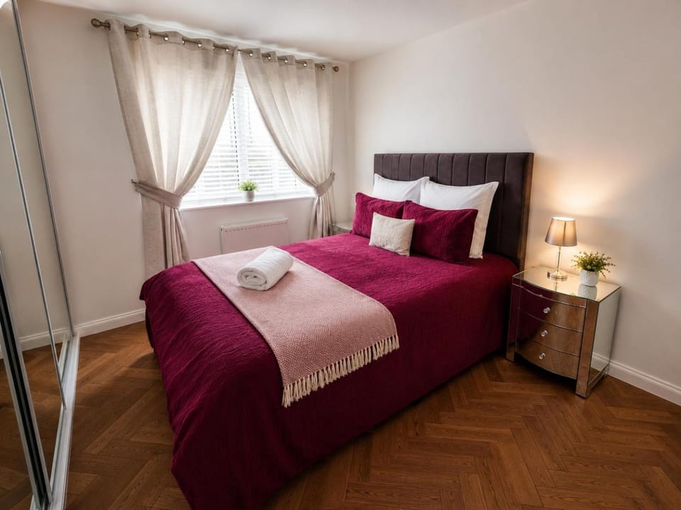 Modern 2 bedroom Ground Level Flat Apartment in Scotland