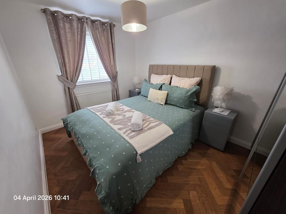 Modern 2 bedroom Ground Level Flat Apartment in Scotland