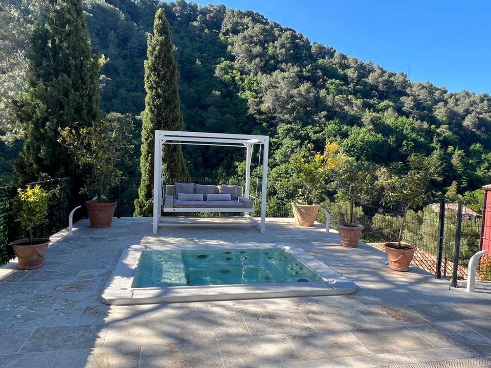 Hot Tub, Spa and wellness centre/facilities