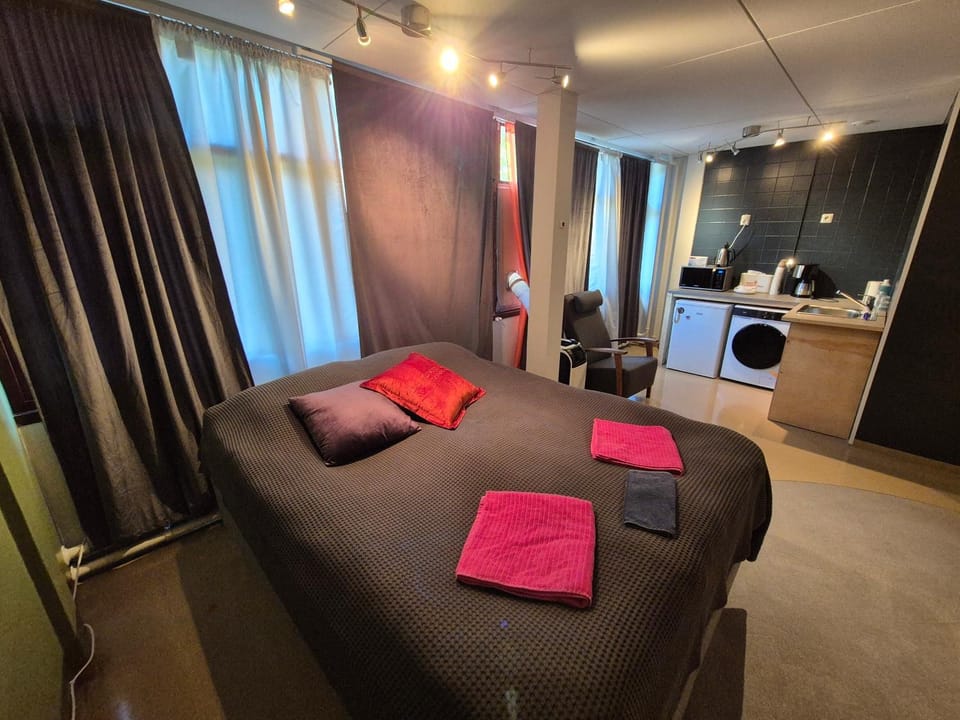 NATO bunker with nice bed and appliancies Apartment in Finland