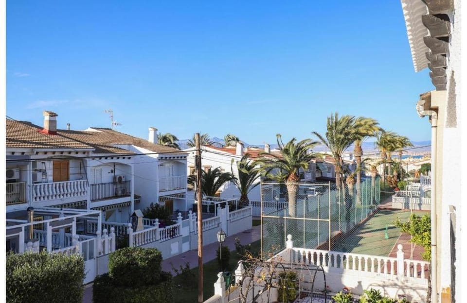 Casa Blanca de Sierramar House in Costa Blanca
