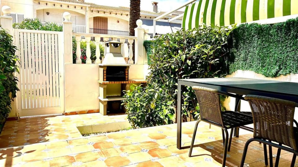 Casa Blanca de Sierramar House in Costa Blanca