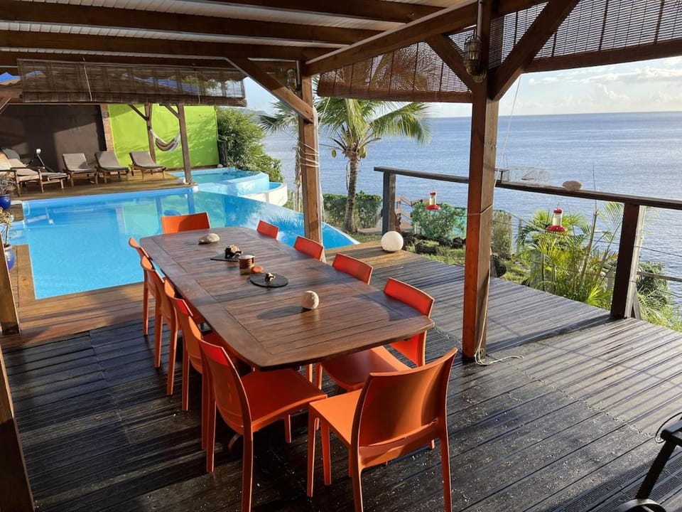 Les Portes du Paradis, surplombant la mer Villa in Leeward Islands