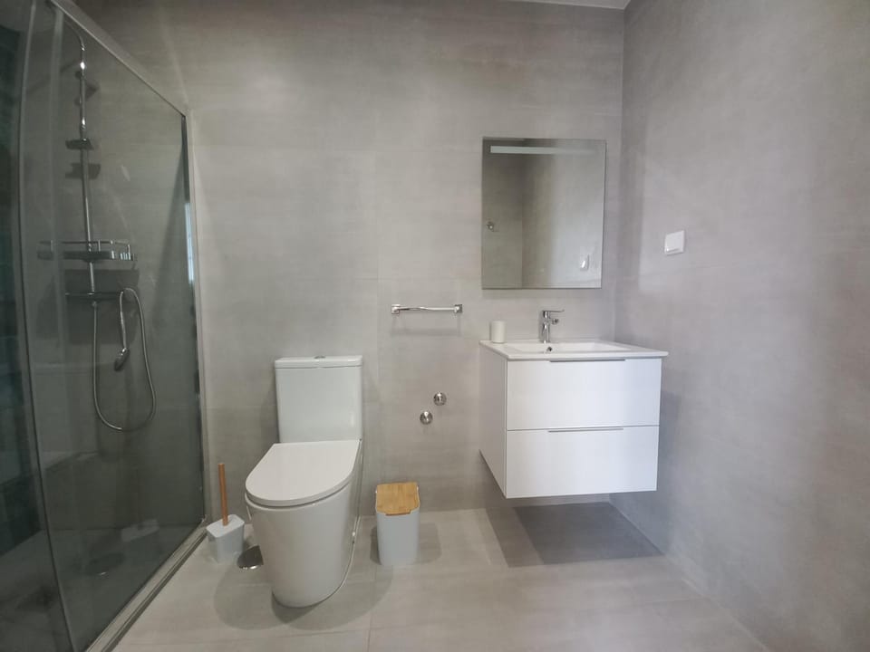 Shower, Toilet, Bathroom