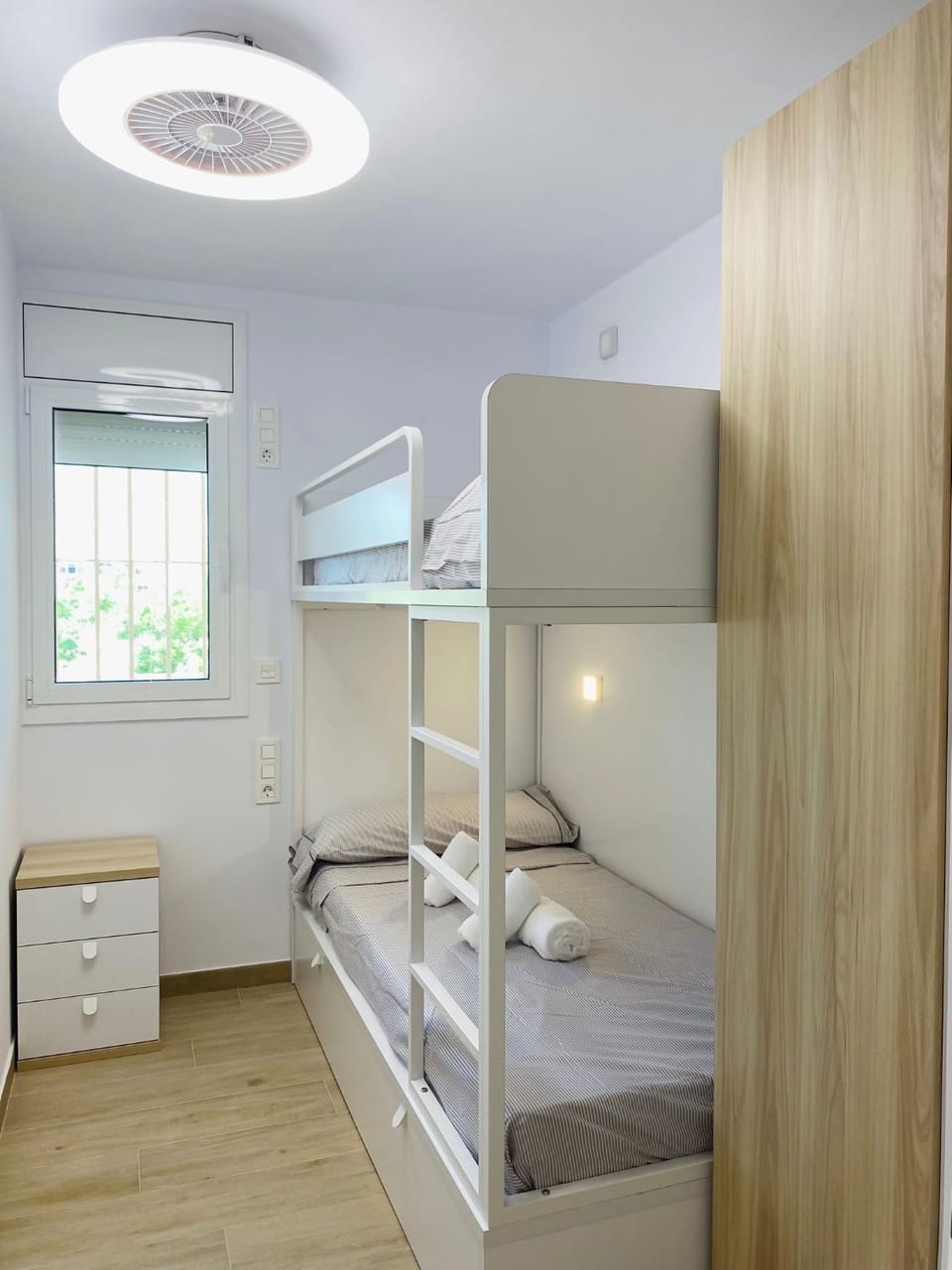 Photo of the whole room, Bedroom, bunk bed
