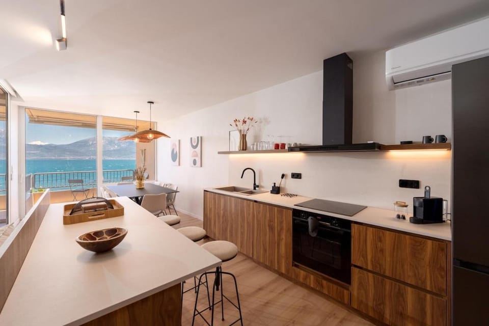 Sea Flow - Luxury seafront Penthouse at Psani Beach Apartment in Peloponnese, Western Greece and the Ionian