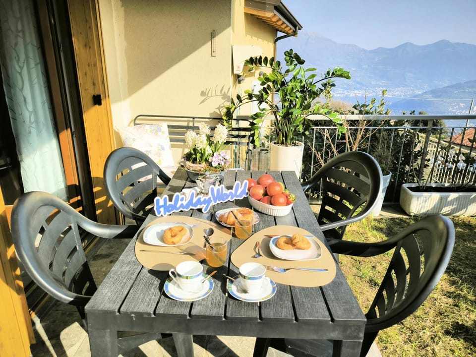 Natural landscape, Garden, View (from property/room), Dining area, Lake view, Mountain view