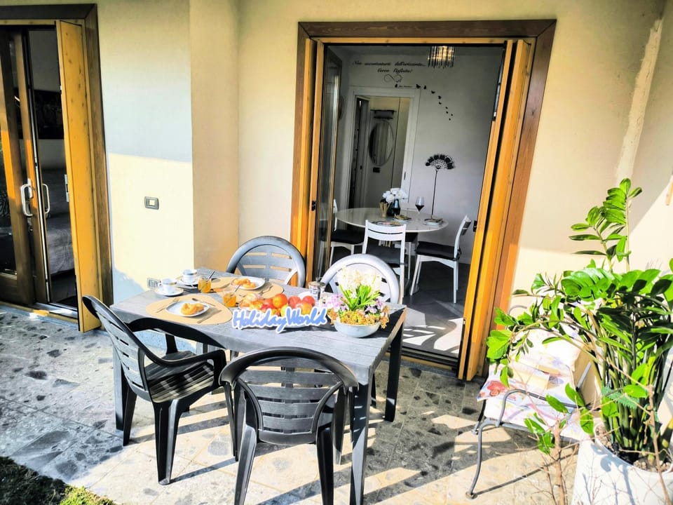 Garden, Dining area