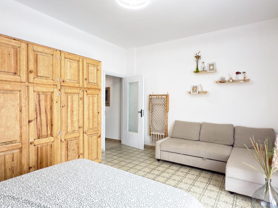 Bed, Photo of the whole room, Bedroom, wardrobe