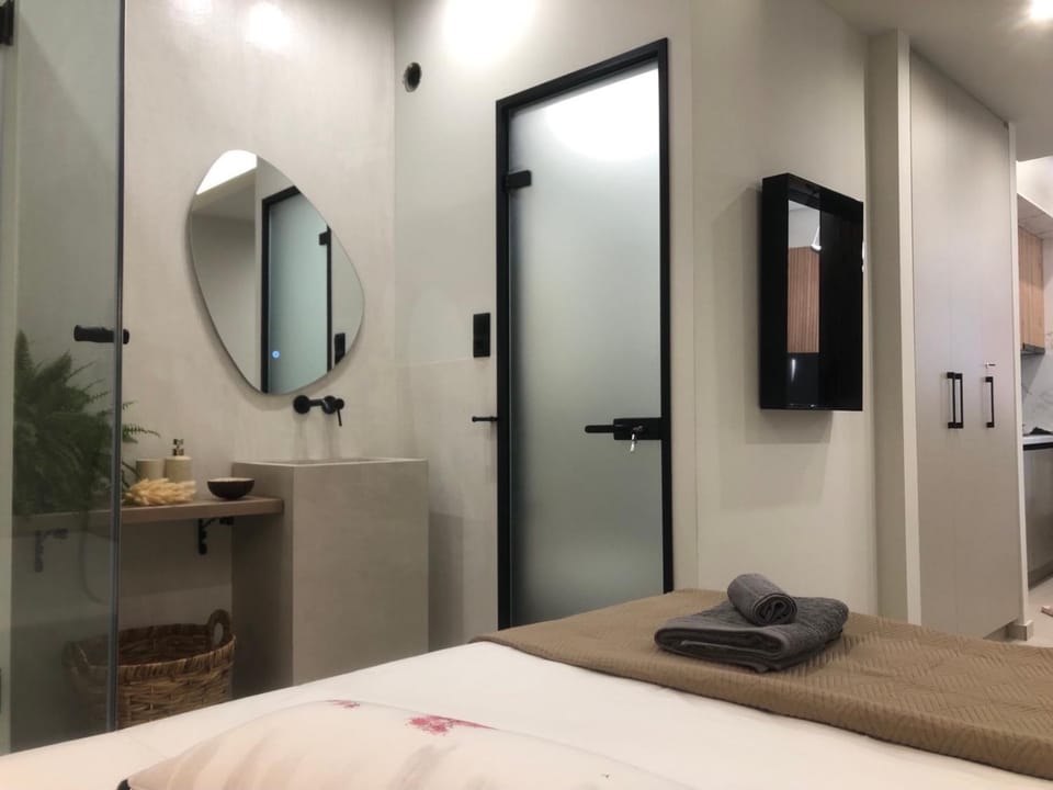 Bed, Bathroom, Bedroom, towels, wardrobe