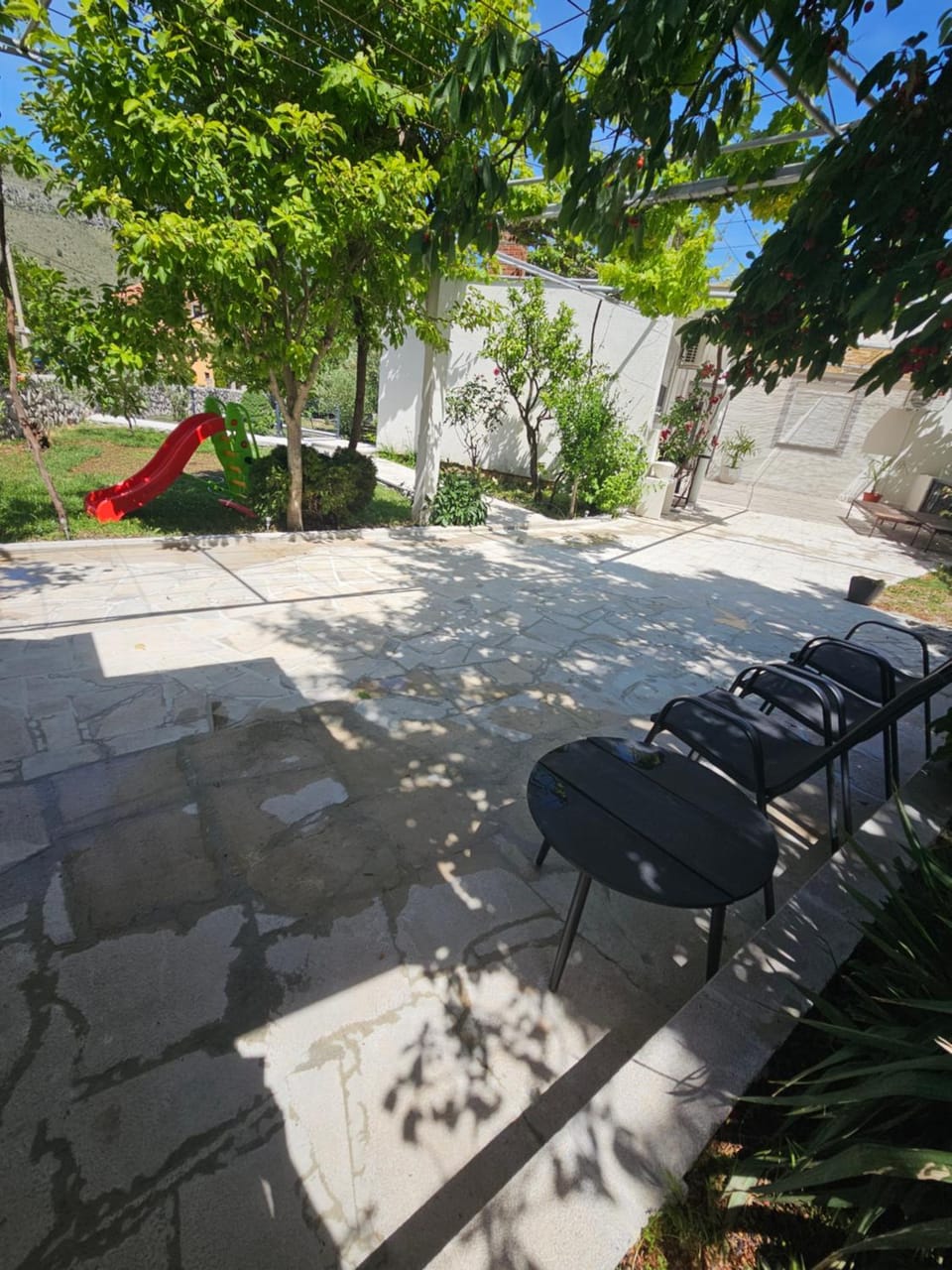 Olive Roots Yard House House in Dubrovnik-Neretva County