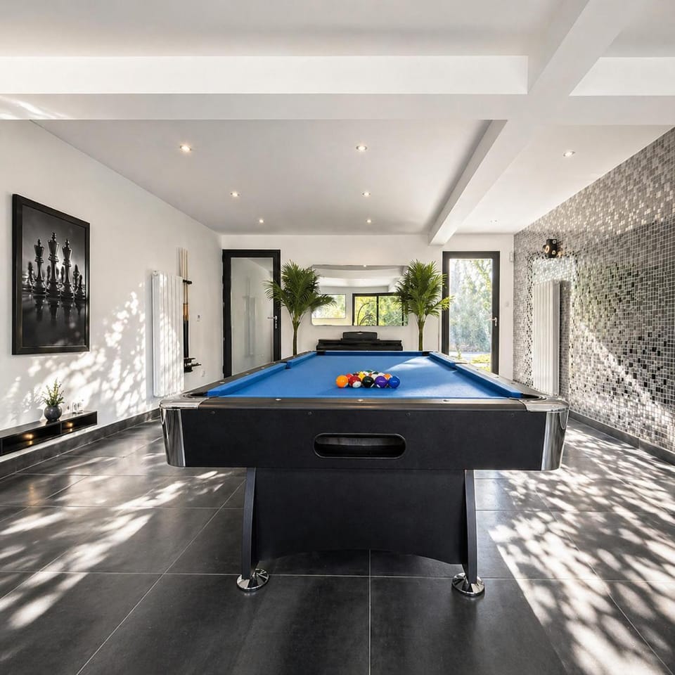 Villa avec jacuzzi, sauna, cinéma - Proche Paris House in Île-de-France