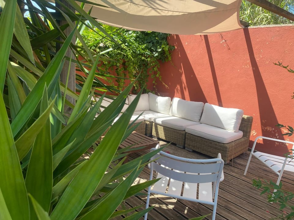 Garden, Living room