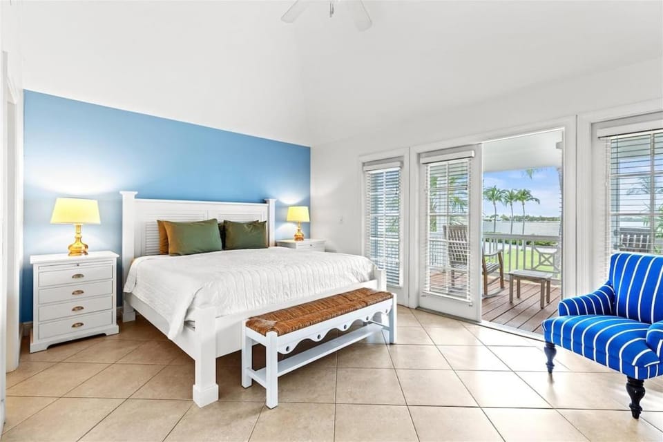Indigo Reef #48 - Pirates Cove- Luxury Waterfront Villa, 31' Dock House in Marathon