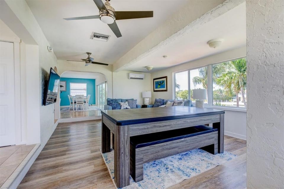 Gone Coastal - Waterfront Pool Home, 50' Dock House in Marathon