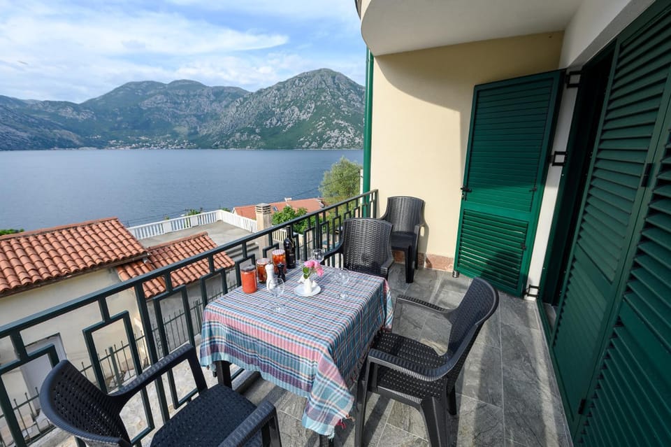 Balcony/Terrace, Seating area, Mountain view, Sea view