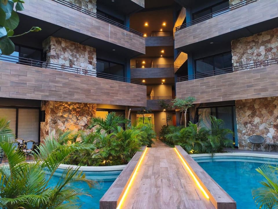 Paramar Noir Swim-Up Suite Aldea Zama Apartment in Tulum