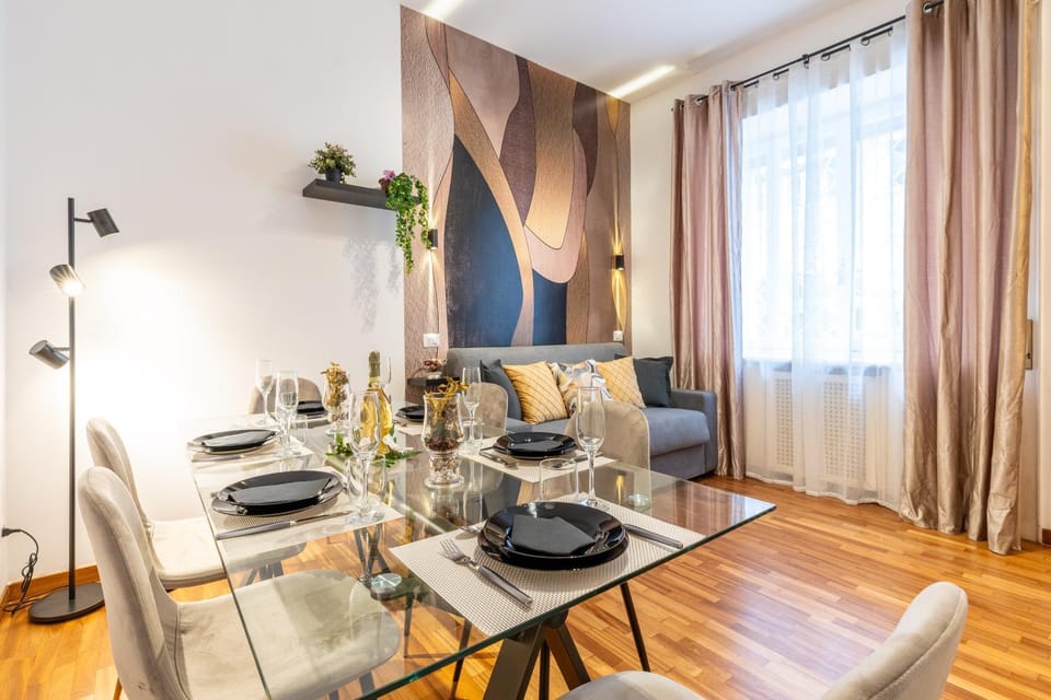Living room, Seating area, Dining area