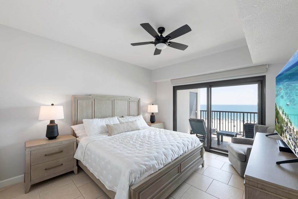 Palms 514- 5th floor 2 bedroom DIRECT beachfront condo House in Orange Beach