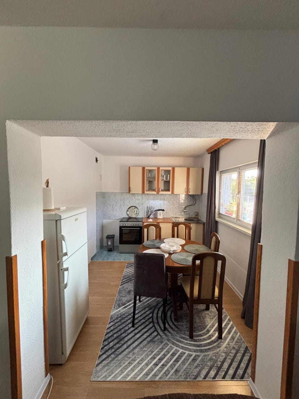 Kitchen or kitchenette, oven