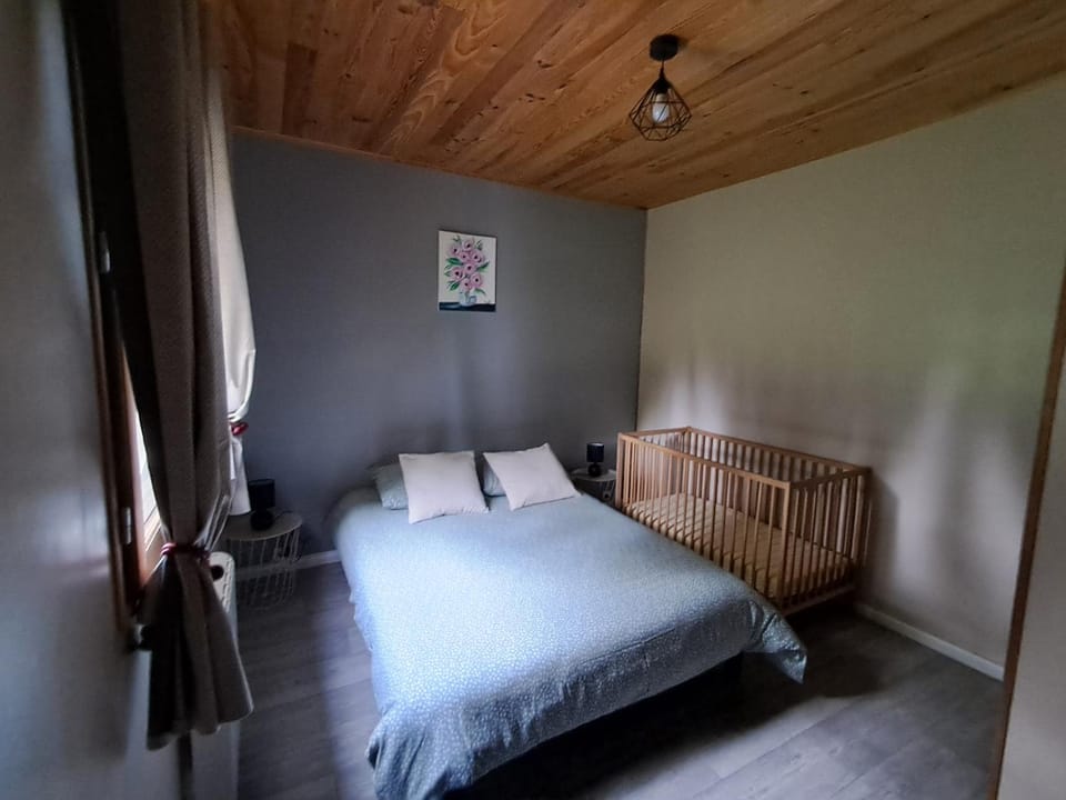 Bed, Bedroom, cot