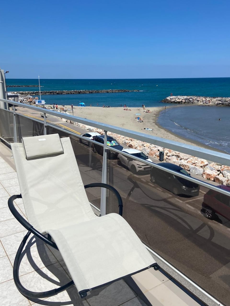 Spacious air-conditioned duplex with 270 degree sea views Apartment in Occitanie