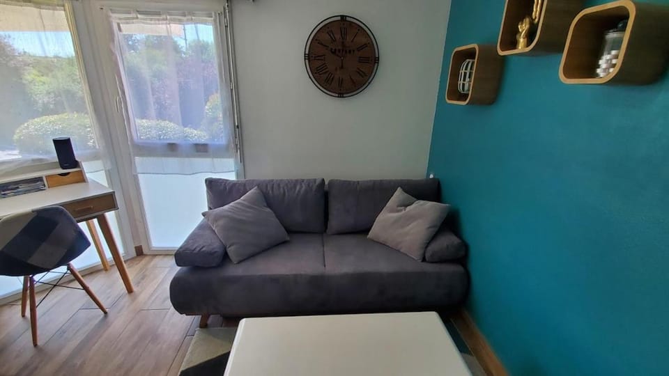 studio agréable à 2 pas du centre ville, parking privé Apartment in Vannes