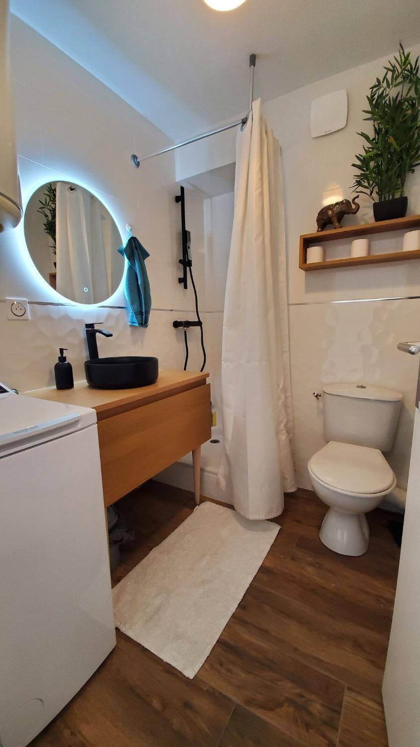 studio agréable à 2 pas du centre ville, parking privé Apartment in Vannes