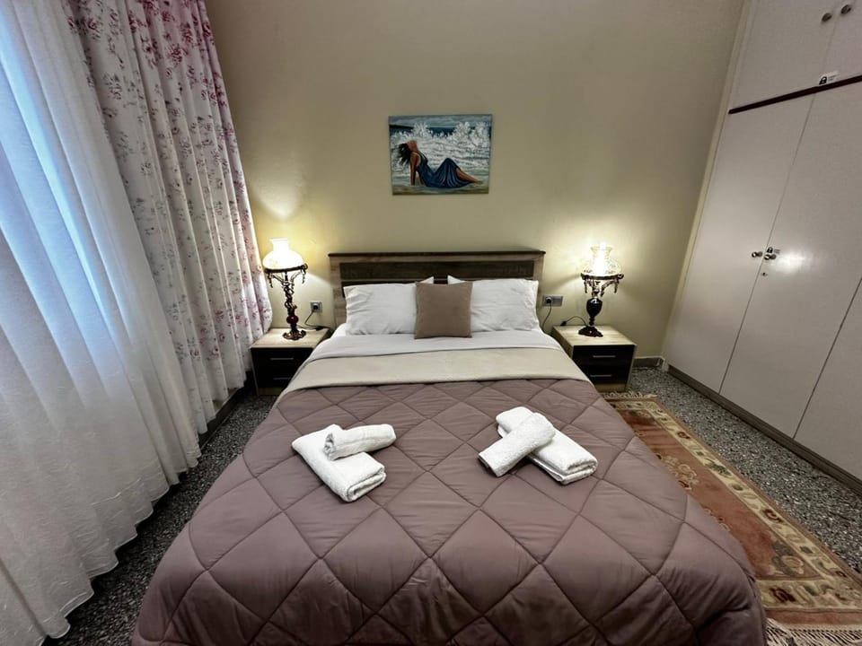 Bed, Photo of the whole room, Bedroom, towels, wardrobe