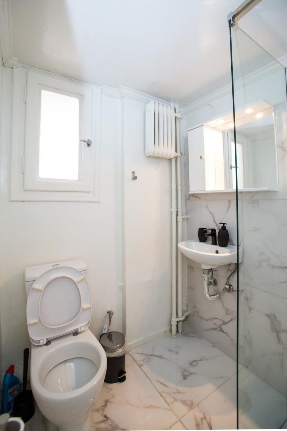 Athens Central Jacuzzi Retreat Apartment in Athens
