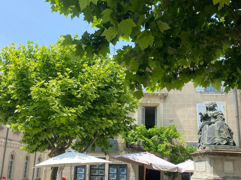 Property building, View (from property/room), Location