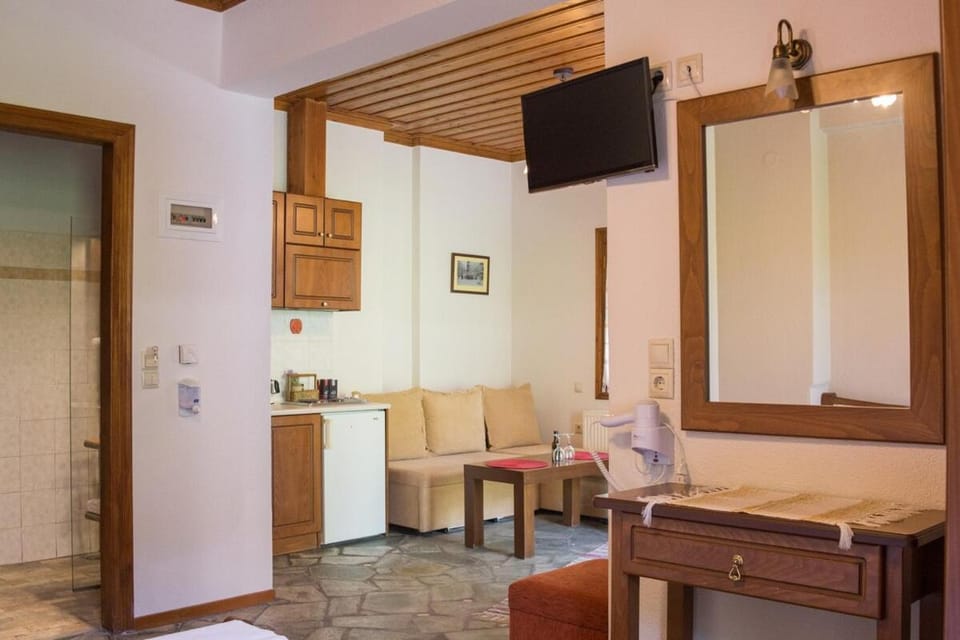 Kitchen or kitchenette, Living room, Seating area