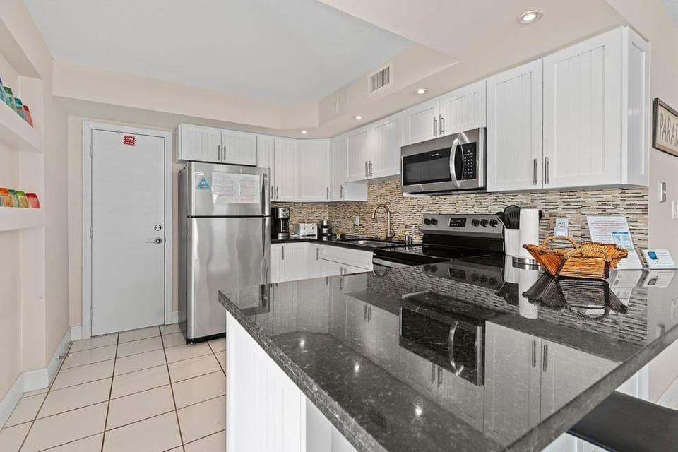 Little Venice Paradise - Waterfront Home, 55 House in Marathon
