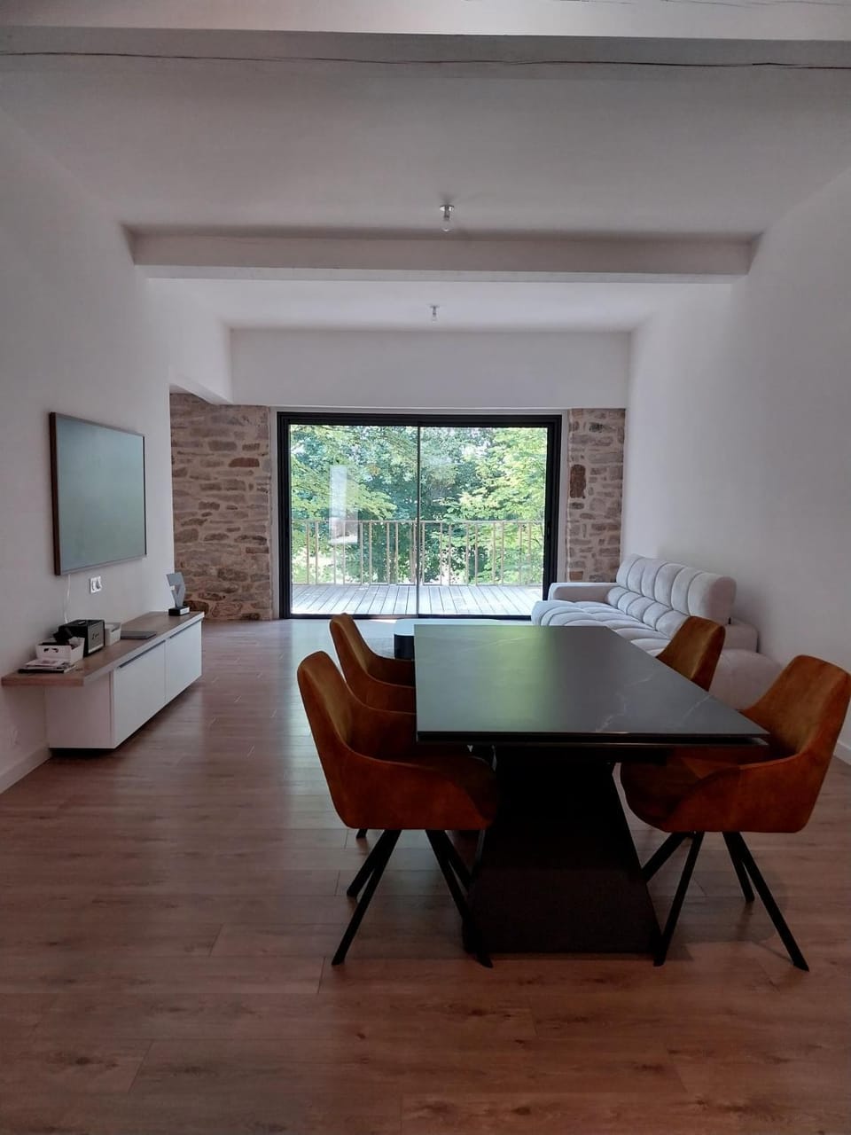 TV and multimedia, Dining area