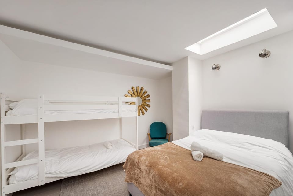 Bed, Bedroom, bunk bed