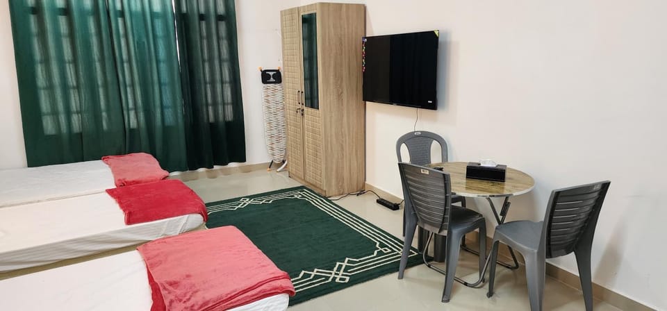 Bed, TV and multimedia, Photo of the whole room, flat iron, internet, internet, internet, minibar, towels, air conditioner