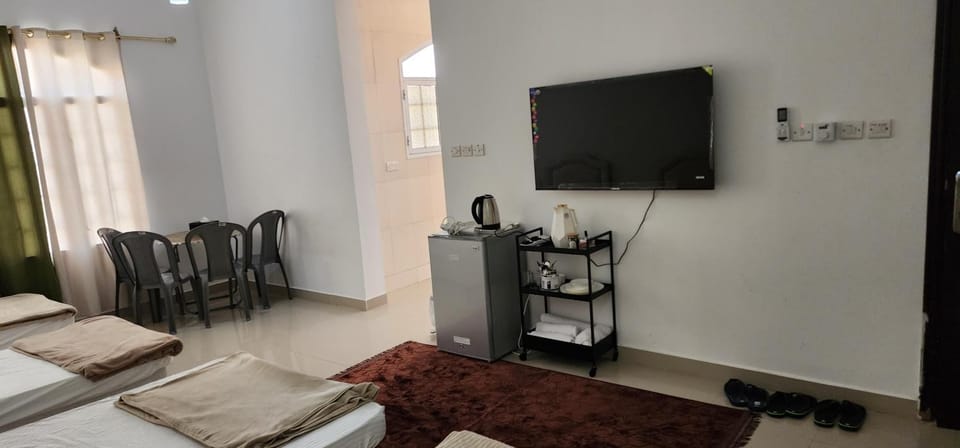 Bed, TV and multimedia, Kitchen or kitchenette, Photo of the whole room, minibar, air conditioner
