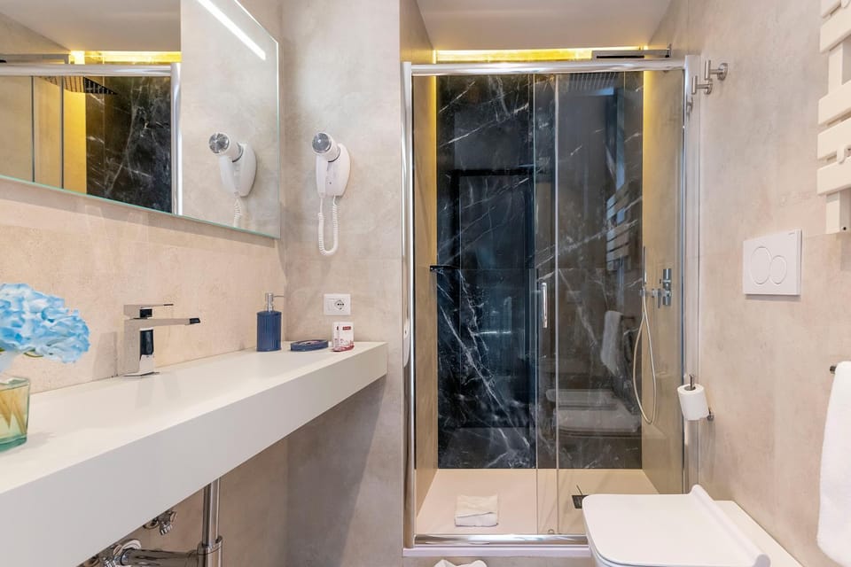 Shower, Toilet, Bathroom