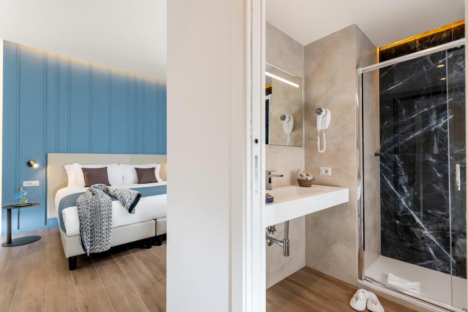 Shower, Bathroom, Photo of the whole room, Bedroom