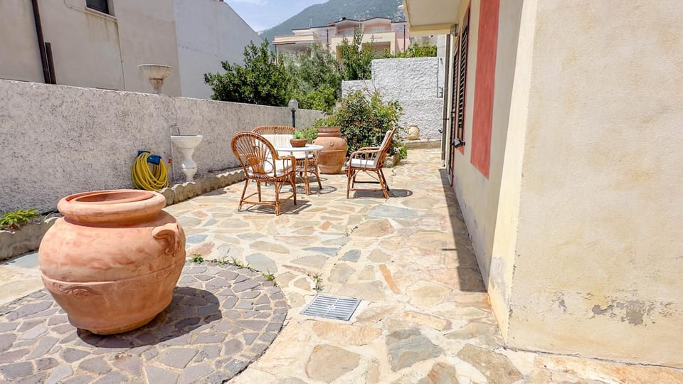 Inner courtyard view