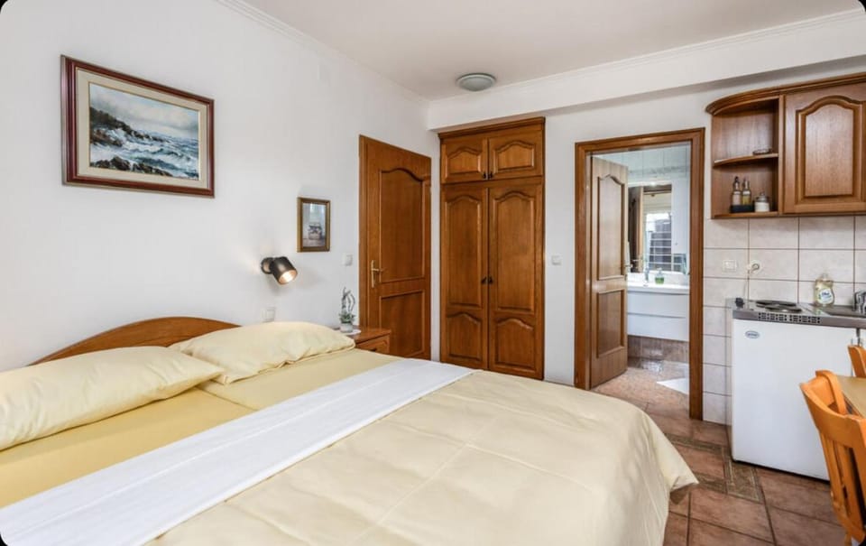Villa Ana Selce s bazenom i panoramskim pogledom na more Bed and Breakfast in Primorje-Gorski Kotar County