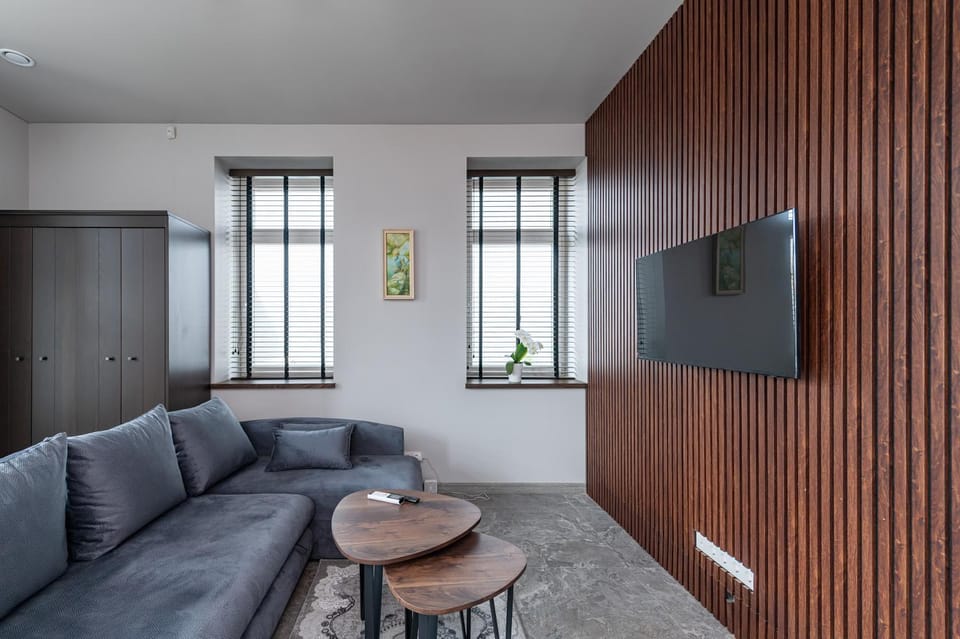TV and multimedia, Living room, Seating area, Evening entertainment