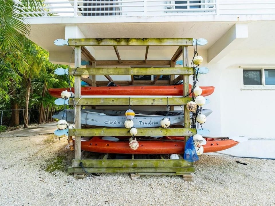 Sunset Seeker - Luxury Direct Waterfront Pool Home, 35 House in Marathon
