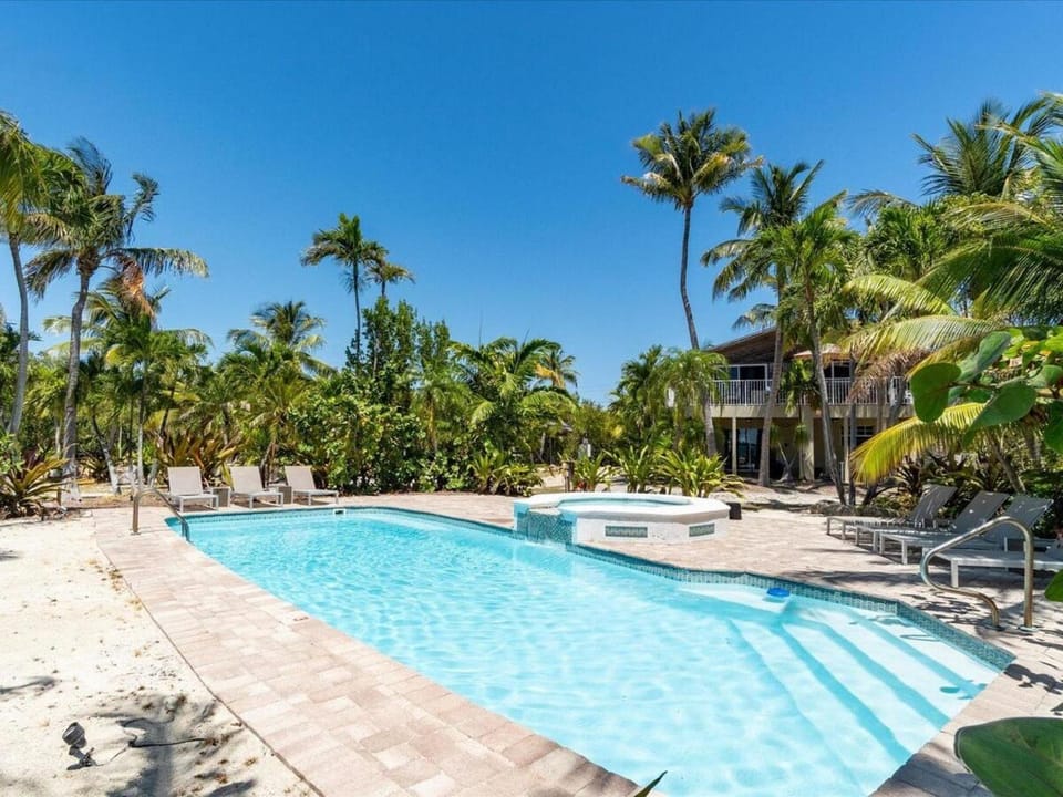 Sunsets in Paradise - Private Direct Waterfront Pool Home, 22' Dock House in Marathon
