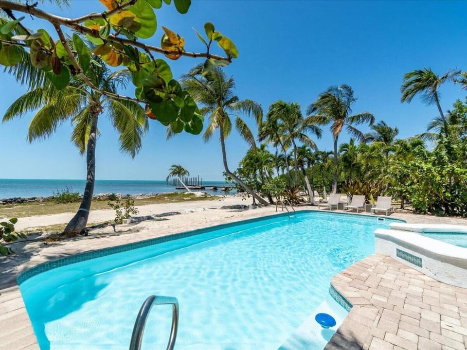 Sunsets in Paradise - Private Direct Waterfront Pool Home, 22' Dock House in Marathon