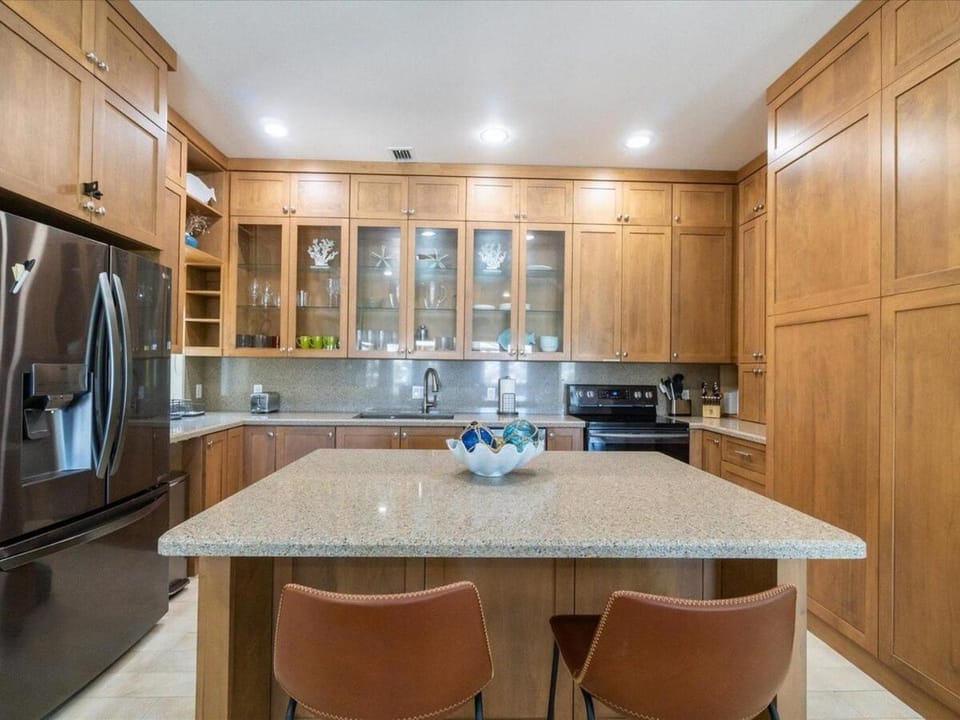 Tranquil Tides - Luxury Waterfront Pool Home 75` Dock! House in Key Colony Beach