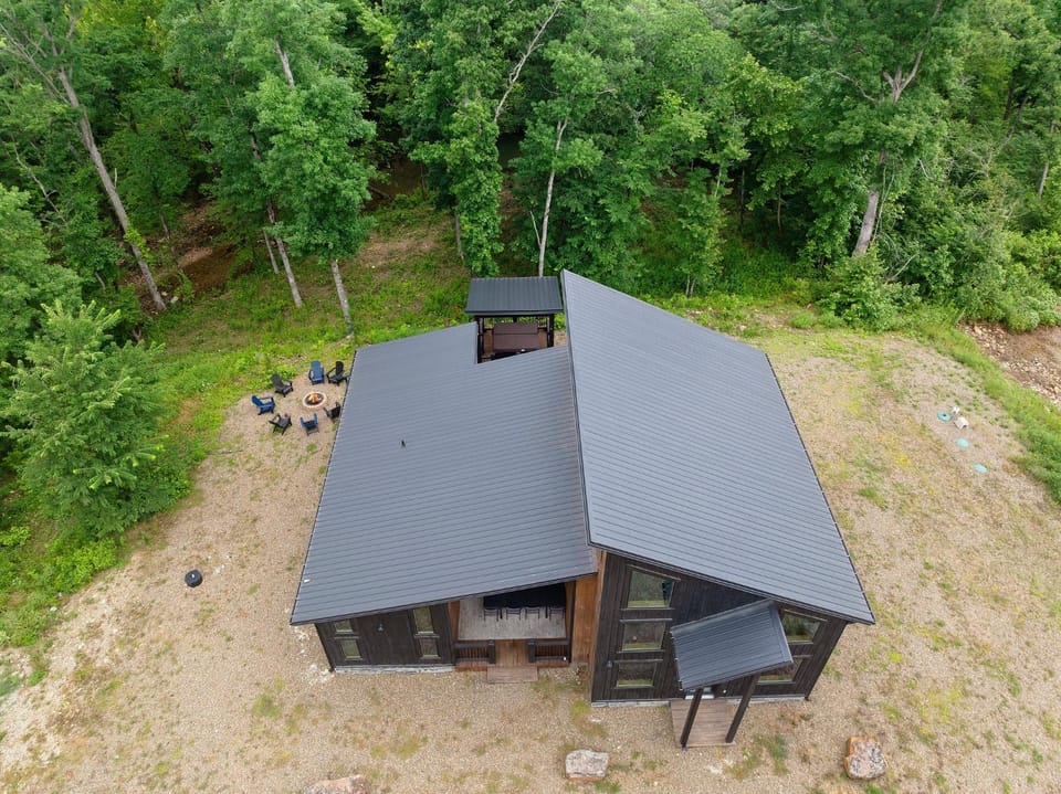 Bearly Creekin'-creekside luxury cabin Cabin in Oklahoma