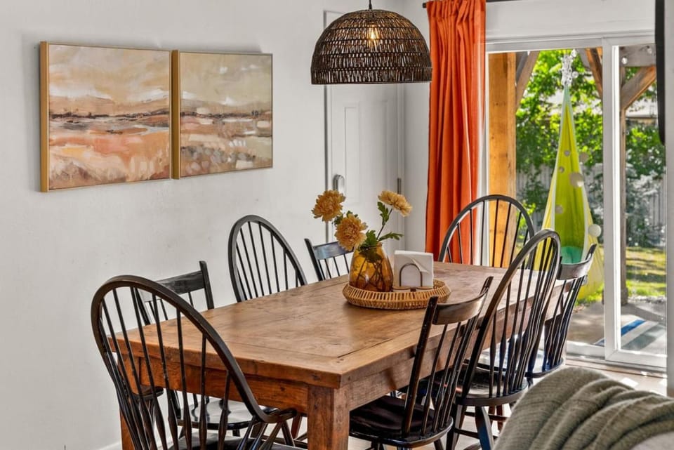The Gather House Stylish Stay w Room to Play House in Westminster