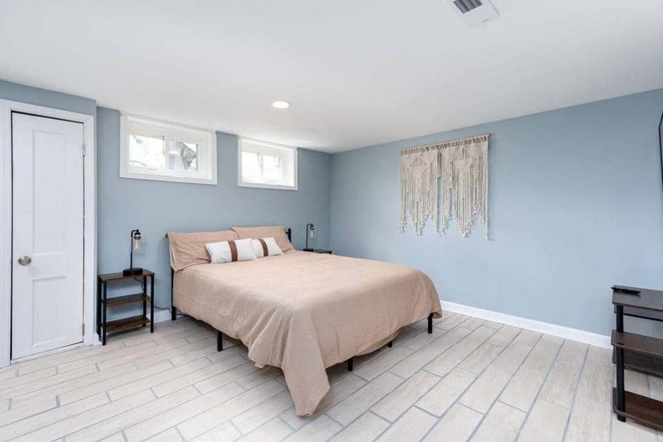 Cozy Basement Studio Retreat Dundalk House in Dundalk