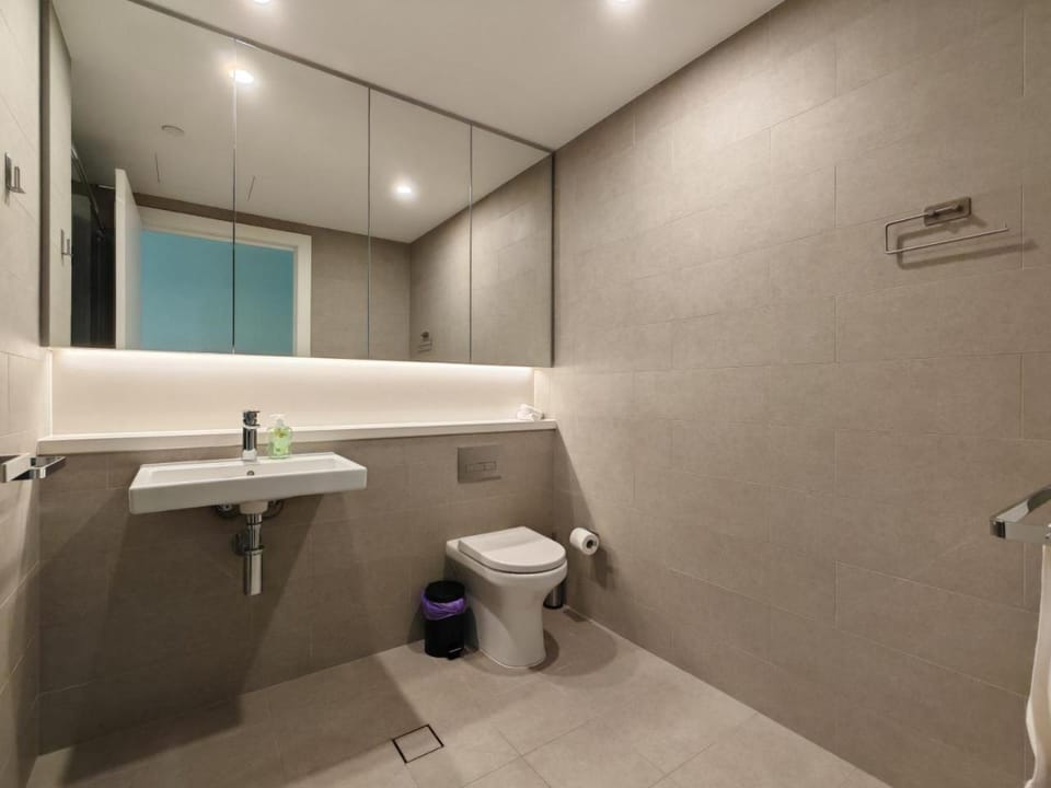 Toilet, Bathroom
